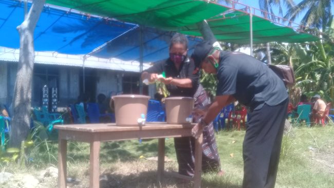 Hadiri Acara Kedukaan, Warga Tetap Patuhi Protokol Kesehatan Cegah Covid - 19 3 20200430 124409 scaled