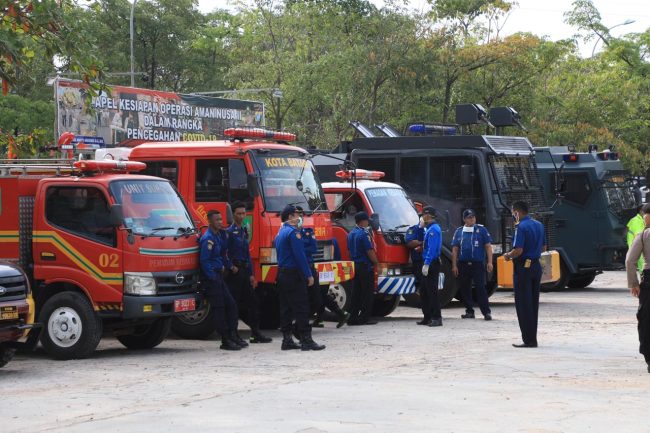 Cegah Covid-19, PBK BP Batam Bersama Tim Gabungan Semprotkan Desinfektan di Jalan Raya 8 IMG 20200401 WA0001