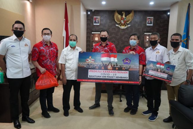 Wali Kota Kupang Terima Bantuan Paket Sembago dan APD 8 IMG 20200424 WA0033