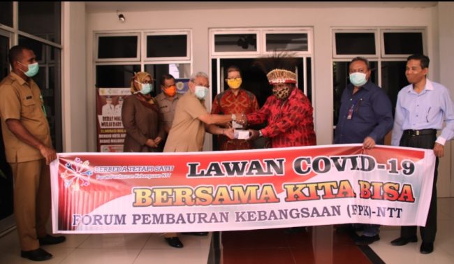 FPK NTT Serahkan 1000 Masker untuk Pemkot Kupang, Wakil Wali Kota Ucapkan Terimakasih 1 20200615 233222
