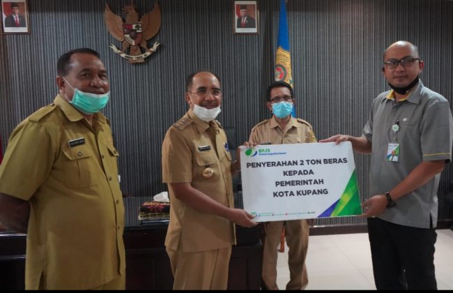 BPJS Ketenagakerjaan Bantu Warga Terdampak Covid-19 di Kota Kupang 9 20200624 200144