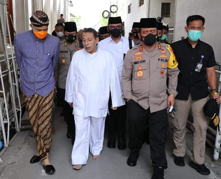 Ganjar Ajak Kapolda dan Forkompimda Sowan ke Habib Luthfi, Bahas Persoalan Bangsa 9 IMG 20201119 WA0350