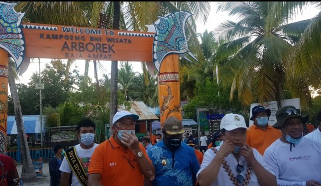 Kunjungi Desa Arborek-Raja Ampat, Menteri PPN Tinjau Perkembangan Infrastruktur dan Fasilitas 6 Screenshot 20201116 140206 WhatsApp