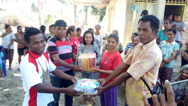 Peduli Korban Banjir Bandang Malaka, Ikatan Keluarga Flobamora Mimika-Papua, Salurkan Bantuan 6 IMG 20210531 WA0317