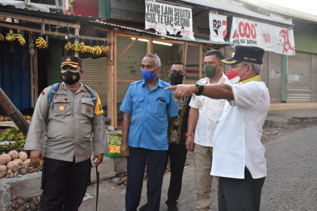*Wawali dan Kapolresta Pantau Kepatuhan PPKM Level IV di Pasar Kasih Naikoten* 5 IMG 20210819 WA0256