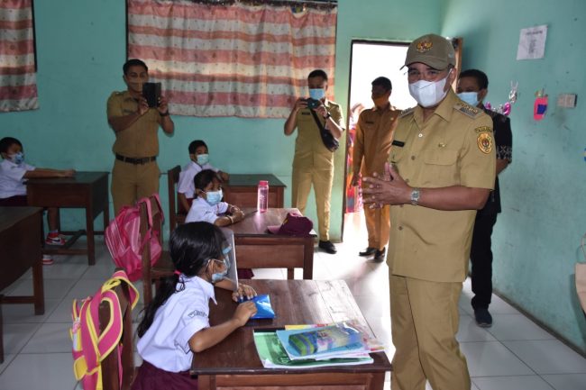 *Wali Kota Pantau Langsung KBM Tatap Muka di Sekolah* 3 IMG 20210920 WA0250
