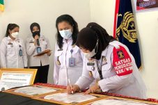 Menuju WBBM, Lapas Perempuan Kelas IIB Kupang Tanda Tangani Pakta Integritas 2022 6 IMG 20220127 WA0005