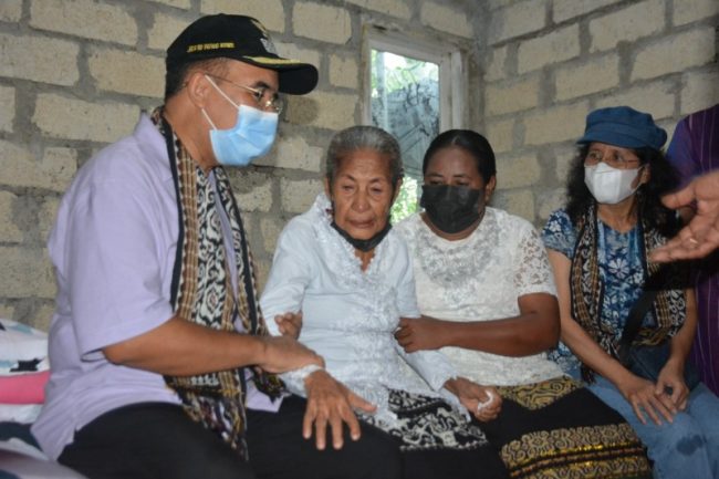 *Warga Penerima Bantuan Bedah Rumah Minta Jeriko Terus Pimpin Kota Kupang* 8 IMG 20220214 WA0063