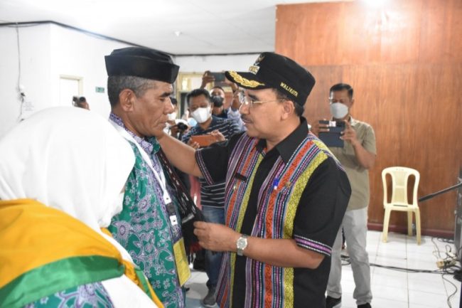 Wali Kota Wali Kota Kupang Secara Resmi Melepas Jamaah Calon Haji 1443 H/2022 M Kota Kupang Ke Tanah Suci 5 WhatsApp Image 2022 06 17 at 16.26.40