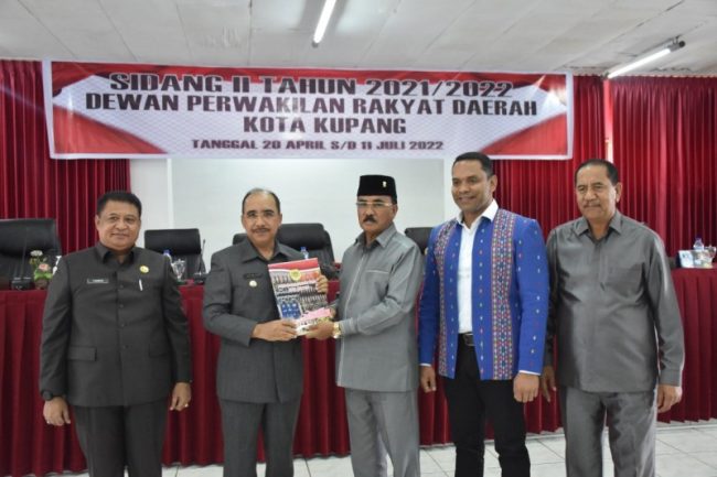 Penutupan Sidang II DPRD Kota Kupang, Ketua DPRD Apresiasi Prestasi yang Capai Walikota Kupang 4 IMG 20220806 WA0128
