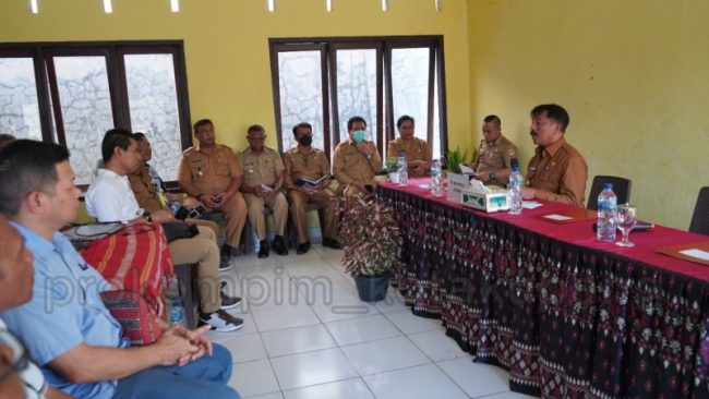 Berkantor di Kelurahan, Penjabat Wali Kota Kupang Ingin Mendengar Langsung Aspirasi Warganya 2 WhatsApp Image 2022 09 06 at 20.04.00 1