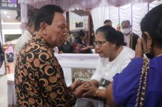 Bupati Kupang Korinus Masneno Sampaikan Turut Berduka Cita Atas Meninggalnya Sekda Provinsi NTT 3 IMG 20221002 WA0326