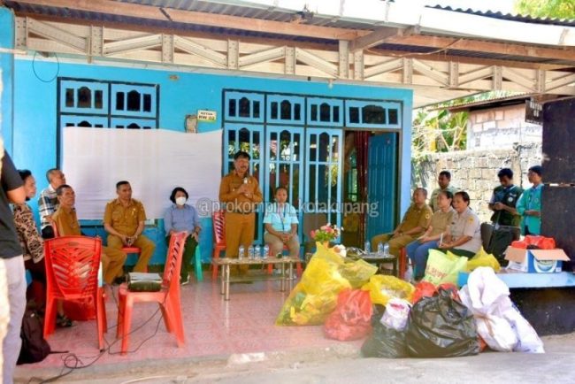 Penjabat Walikota Kupang Minta Warga Kendalikan Sampah Mulai dari Rumah 7 IMG 20230613 WA0169 e1686649334233