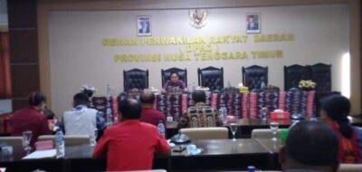 Rapat Komisi V DPRD NTT Bahas Program PEKOSOSBUD-BM Tahun 2023 Bersama Mitra Pemerintahan 6 FB IMG 1701393149287 e1701393492856