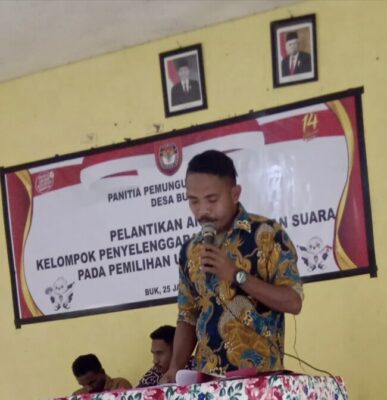 Pelantikan Anggota Kelompok Penyelenggara Pemungutan Suara Desa Buk untuk Pemilihan Umum 2024 4 IMG 20240126 120316 e1706241857103