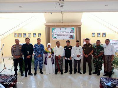 Keberangkatan Ibu Halimah: Simbol Dedikasi Pemerintah Rote Ndao pada Ibadah Haji 2 IMG 20240521 WA0016 e1716512775568