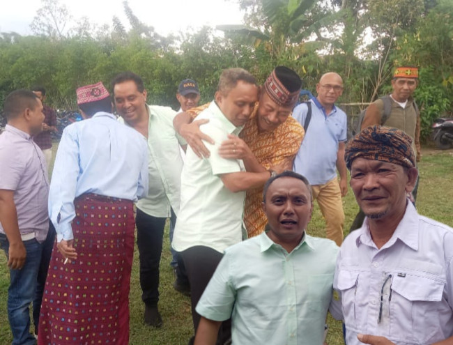 Sikap Rendah Hati SPK di Ruteng, Simbol Kecintaan Pada Adat Manggarai 2 InCollage 20240903 114452649