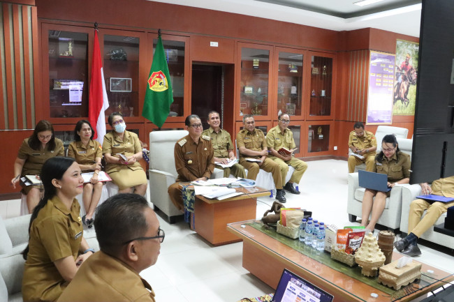 Pj. Gubernur NTT Andriko Susanto Siap Laksanakan Arahan Wapres untuk Atasi Dampak Luas Erupsi Lewotobi 5 IMG 20241113 WA0000