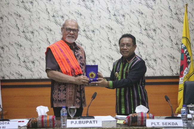 Anggota Komite I DPD RI Abraham Liyanto Reses: Serap Aspirasi dan Bahas DOB Amfoang 2 IMG 20241119 WA0063