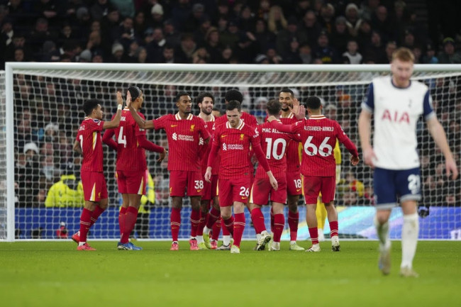 Liverpool Mengamuk! Hancurkan Tottenham 6-3 di London, Salah dan Diaz Bersinar 8 mohamed salah selebr 3418477