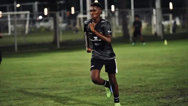 Mewarisi Kehebatan Afrika, Osman Kamara Siap Jadi Mesin Gol Indonesia! 8 002332400 1716629725 Maiket