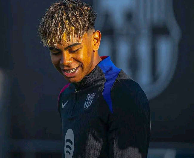 Pasti Perpanjang! Lamine Yamal Tegaskan Kesetiaan Abadi pada Barça 1 FB IMG 17363896776471661