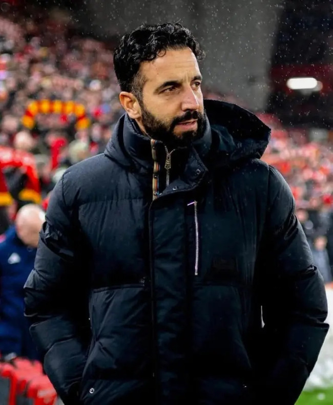 Manchester United Era Baru: Revolusi Amorim Dimulai dengan Perombakan Total! 2 FB IMG 17373747076210273