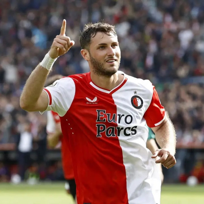 Saga Transfer Memanas: Milan Bertemu Feyenoord Hari Ini untuk Amankan Santiago Gimenez! 2 FB IMG 17375418362257174