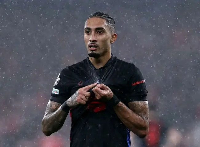 Saat Pemimpin Lama Tumbang, Raphinha Berdiri Tegak untuk Barça 6 FB IMG 17376843895956311
