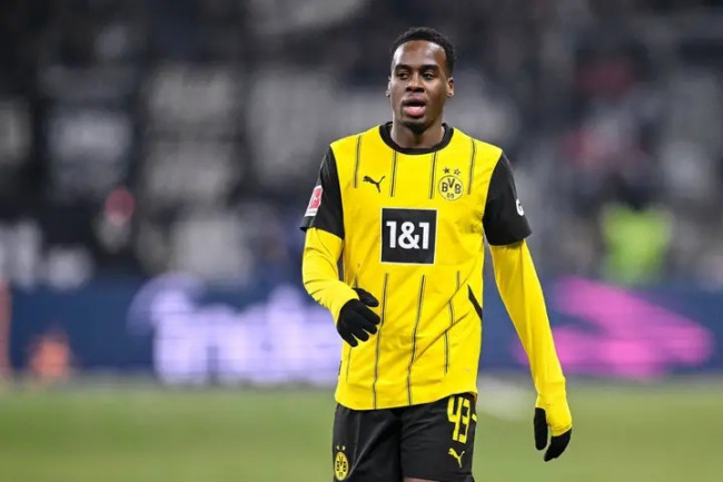 Panas! Bayern, Liverpool, MU, dan Chelsea Bersaing Sengit untuk Jamie Gittens 6 FB IMG 17377740615862311