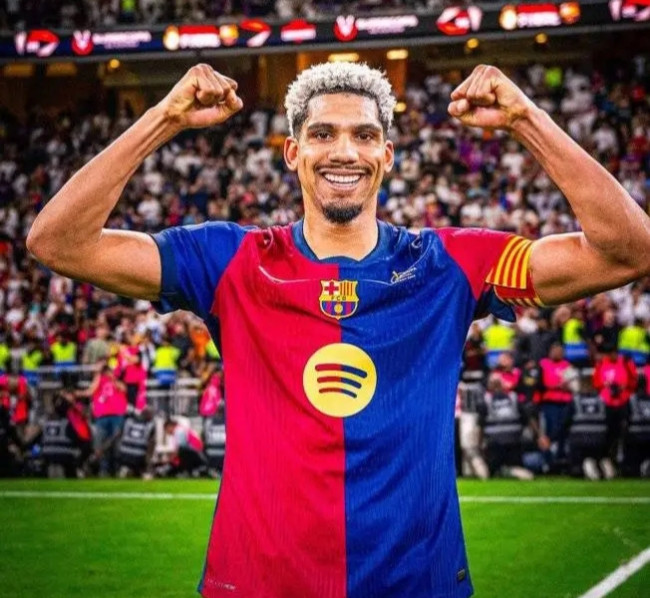 Flick Bertekad Pertahankan Araujo, Cedera Inigo Bisa Mengubah Nasibnya di Barcelona 4 IMG 20250115 112016