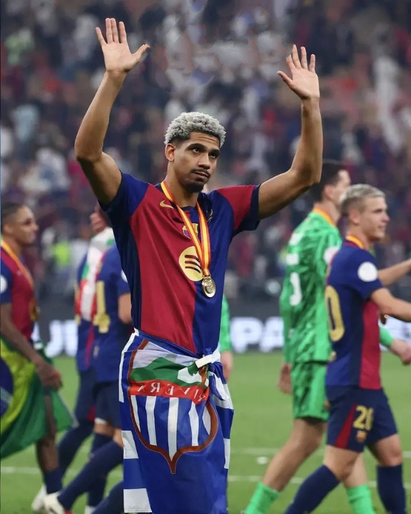 Drama Berakhir: Araujo Bertahan, Barcelona Semakin Kuat! 9 IMG 20250116 203142