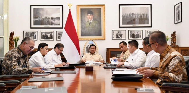 Presiden Prabowo Tuntaskan Rapat Terbatas Soal Kebijakan DHE, Mendukung Ekspor dengan Fasilitas Pajak 0% 8 Screenshot 154