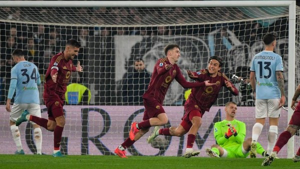 AS Roma Tahan Gempuran Lazio, Kunci Kemenangan 2-0 di Derby Panas 5 as roma vs lazio alexis saelemaekers liga italia serie a derby dela capitale derby roma 169