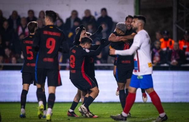 Barça Menggila: Lewandowski Gemilang, Araujo Kembali, Flick Catat Kemenangan ke-100! 1 barcelona vs barbastro