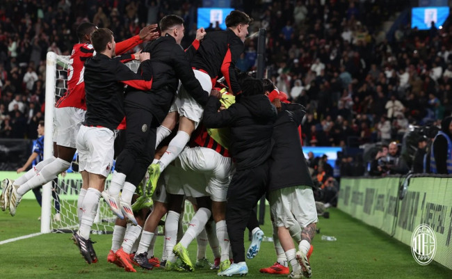 Epic Comeback! Milan Rebut Piala Super Italia Usai Tertinggal Dua Gol 6 hasil inter milan vs ac milan di final piala super italia 2024 menang comeback 3 2 rossoneri juara
