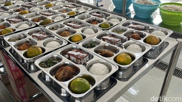 makan bergizi gratis 1 169