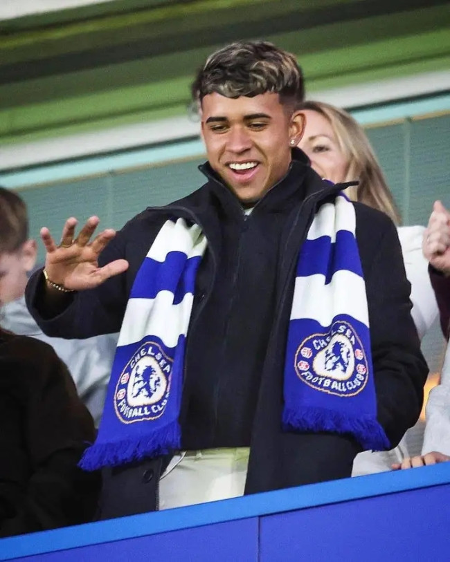 Kendry Páez Tiba di London, Siap Berlatih Bersama Chelsea 3 1739831351684