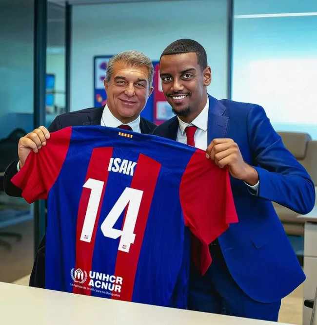 Barcelona Gigit Jari! Newcastle Tutup Pintu untuk Alexander Isak 1 1740095693772