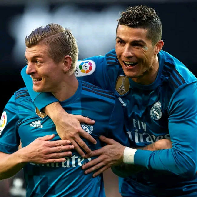 Pesan Toni Kroos untuk Pemain Muda di Akademinya: Contohlah Cristiano Ronaldo 1 1740316782964