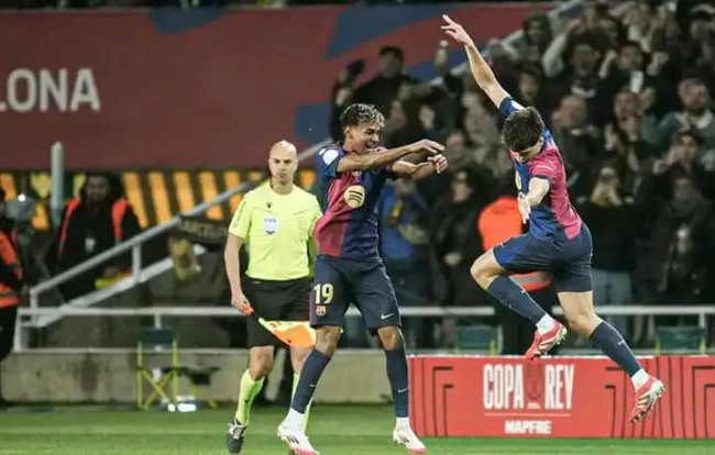 Pau Cubarsí Cetak Rekor sebagai Bek termuda Pencetak Gol Barcelona di Copa del Rey 9 1740575063996
