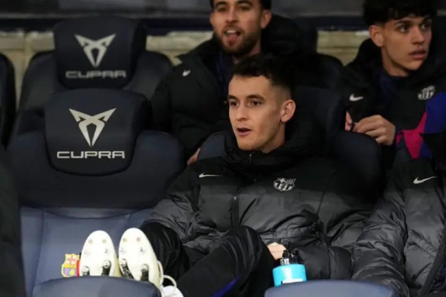 Situasi Aneh Marc Casadó: Bersinar Lawan Las Palmas, Ditinggalkan Saat Hadapi Atlético 2 1740627944733