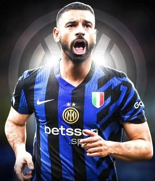 Mohamed Salah Dikabarkan Bernegosiasi dengan Inter Milan, Masa Depannya di Liverpool Tidak Pasti? 9 1740645101097