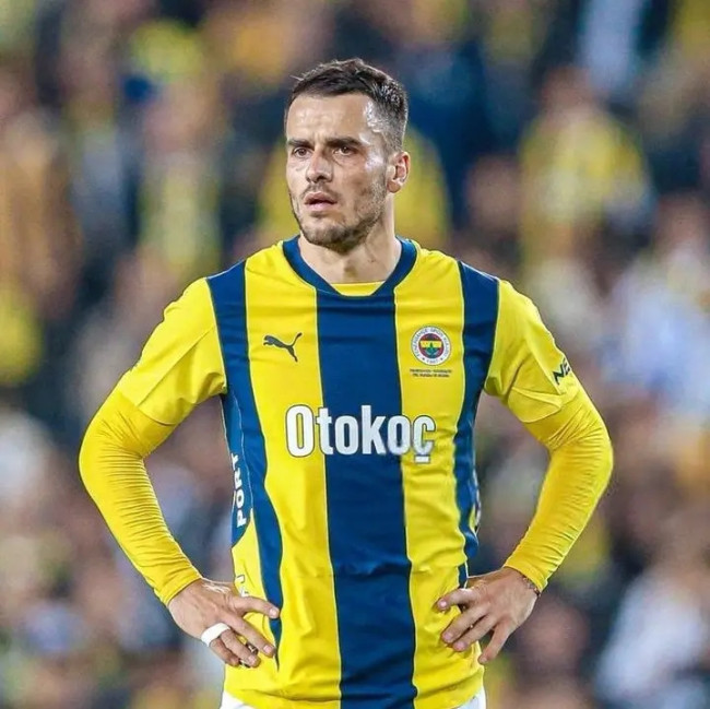 Fenerbahce Puas dengan Performa Filip Kostic, Siap Permanenkan Transfer dari Juventus 10 1740657858511