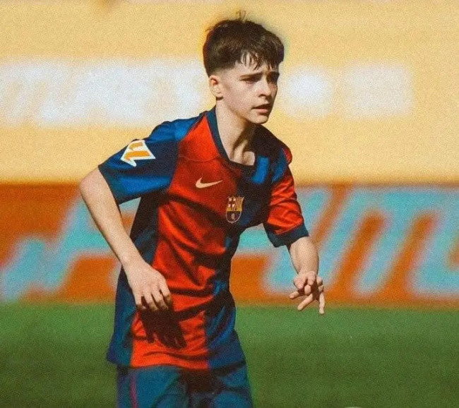 DIBUAT DI LA MASIA: David Moreno (13 Tahun) Penyerang Tengah dengan Kaki Kiri Ajaib, Mencetak 30 Gol dan 15 Assist dalam 17 Pertandingan 1 FB IMG 17387648041625876