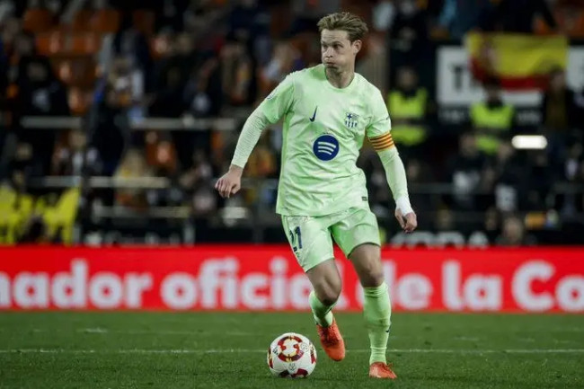 Flick Dorong Perpanjangan Kontrak Frenkie de Jong di Barcelona 3 FB IMG 17389758078190040