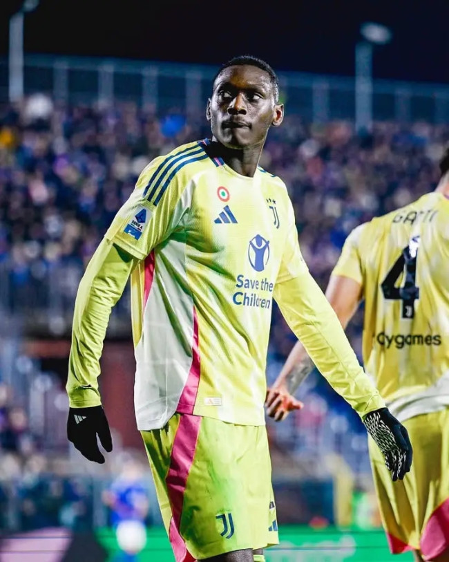 PSG Siap Lepas Randal Kolo Muani, Juventus Siapkan Strategi Transfer Bertahap 7 FB IMG 17391885165409746