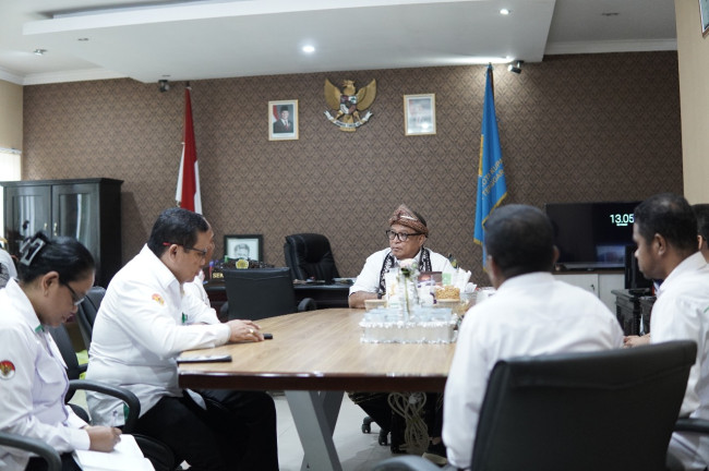 Sekda Kupang Dukung Penuh LPPD NTT! Latihan Paduan Suara Dapat Fasilitas Resmi 1 IMG 20250212 WA0064