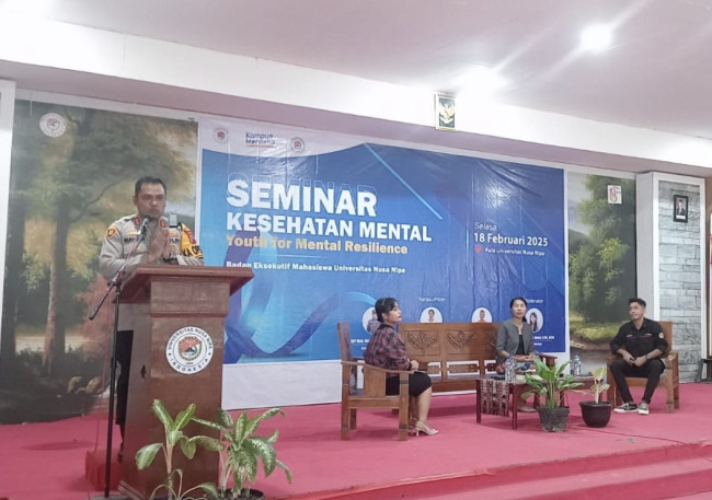 Cegah Depresi, Selamatkan Nyawa! Kapolres Sikka Ungkap Langkah Strategis di Seminar UNIPA 2 IMG 20250218 194102