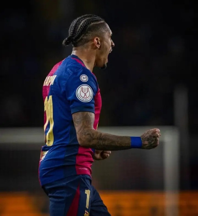 Raphinha On Fire! 24 Gol dan 16 Assist, Catatkan Rekor di Barcelona 3 1740841065640